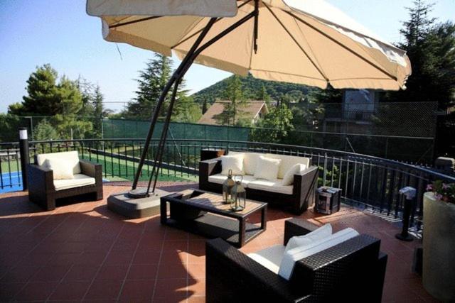 Etna Hut Bed & Breakfast Николози Екстериор снимка