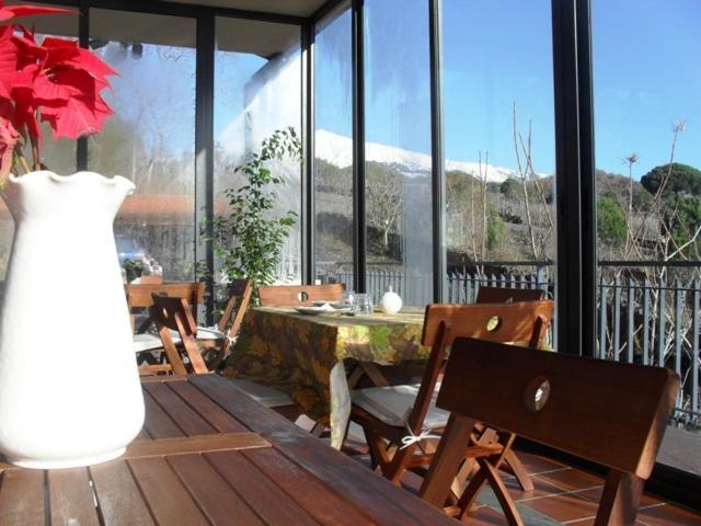 Etna Hut Bed & Breakfast Николози Екстериор снимка