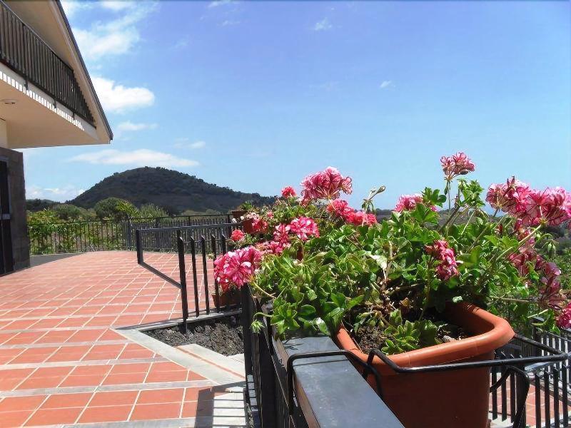 Etna Hut Bed & Breakfast Николози Екстериор снимка