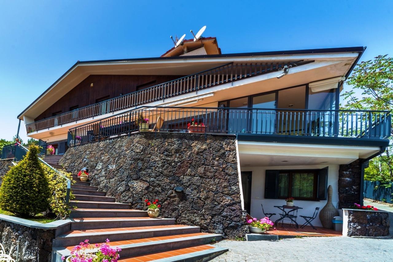 Etna Hut Bed & Breakfast Николози Екстериор снимка