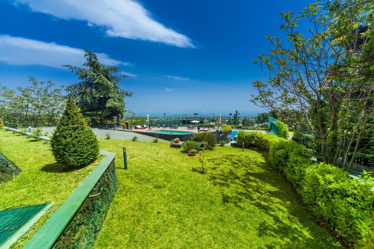 Etna Hut Bed & Breakfast Николози Екстериор снимка
